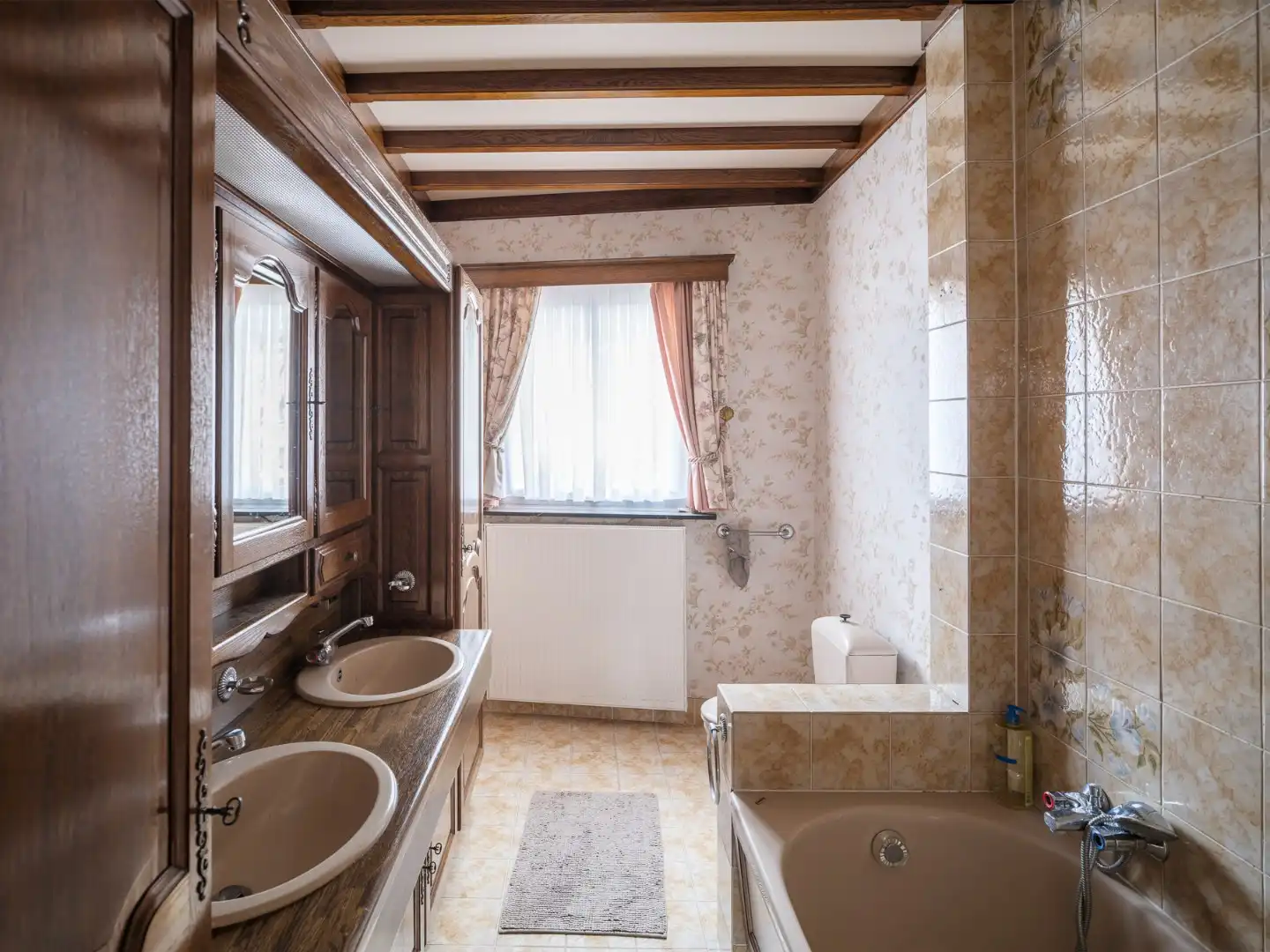 Gezinsvriendelijk duplex appartement met tuin foto 13