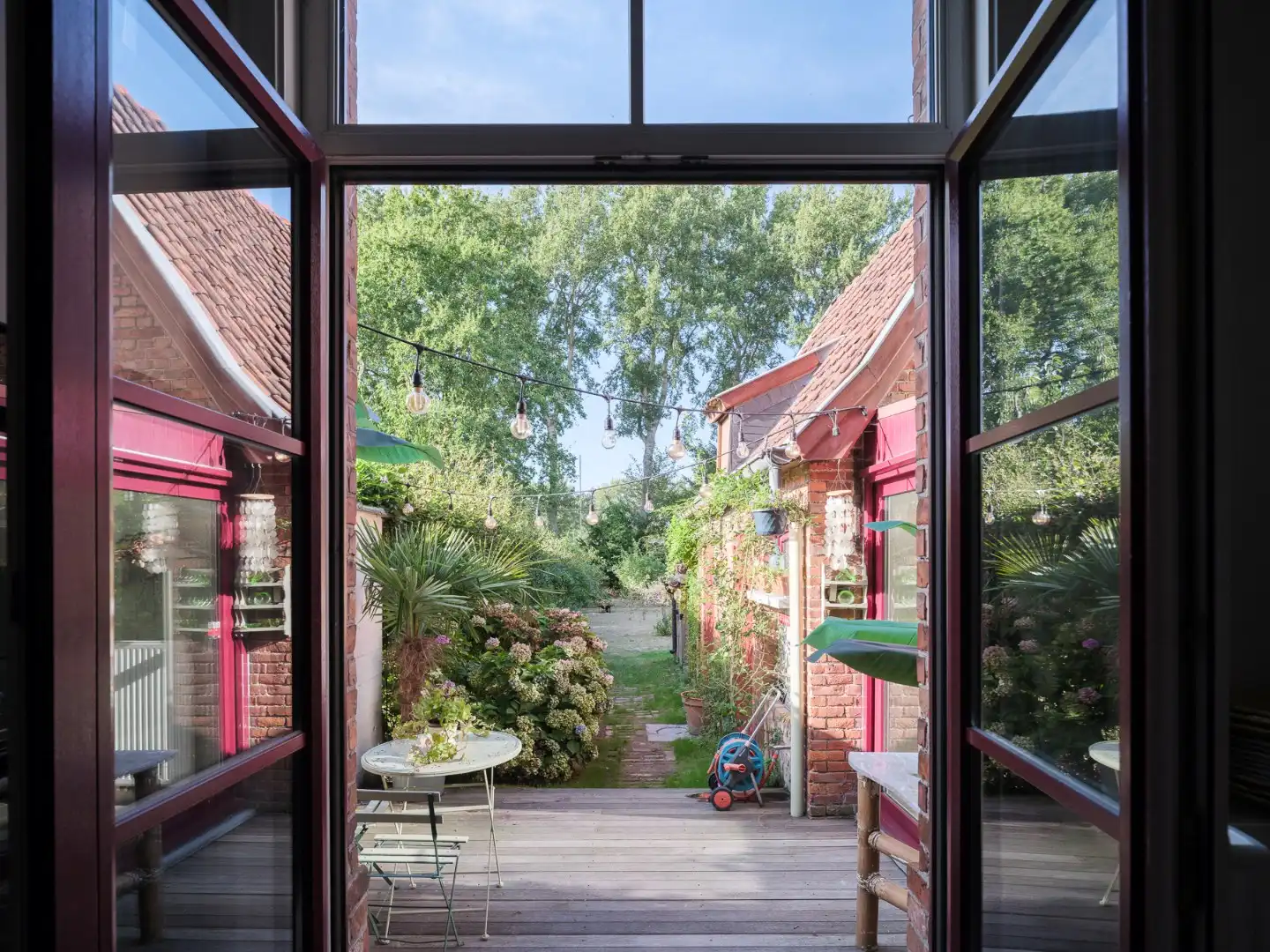 Instapklare woning met overvloedig licht en prachtige tuin foto 16