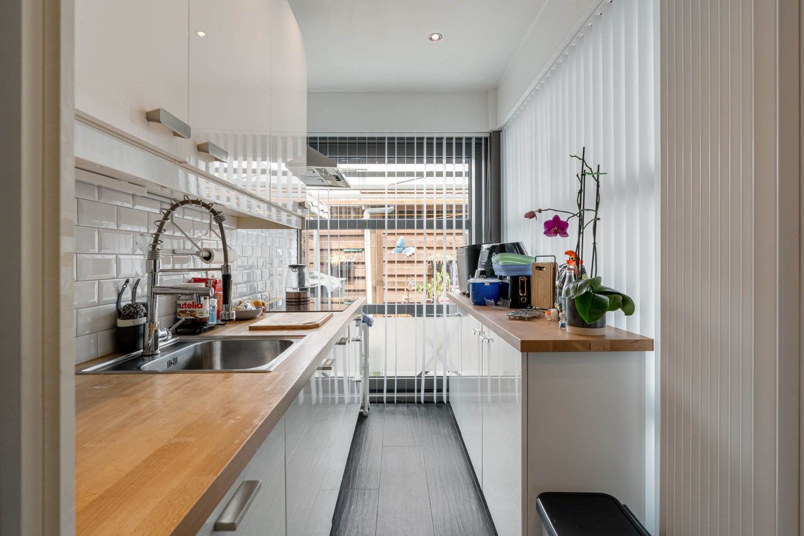 Investeringspand : gelijkvloers appartement vlakbij centrum met fraai terras en autostandplaats foto 10