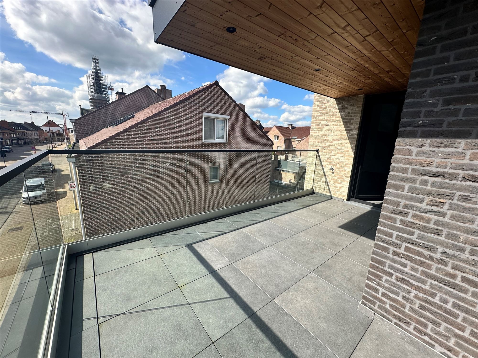 UNIEKE PENTHOUSE MET 2 SLAAPKAMERS, RUIME TERRASSEN EN GARAGE TE PAAL foto 9