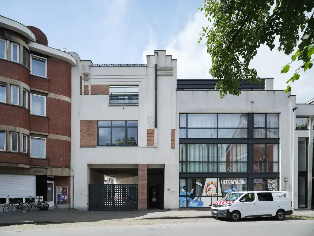 Bijzondere eigendom gelegen in een voormalige industriële katoenspinnerij. foto 18