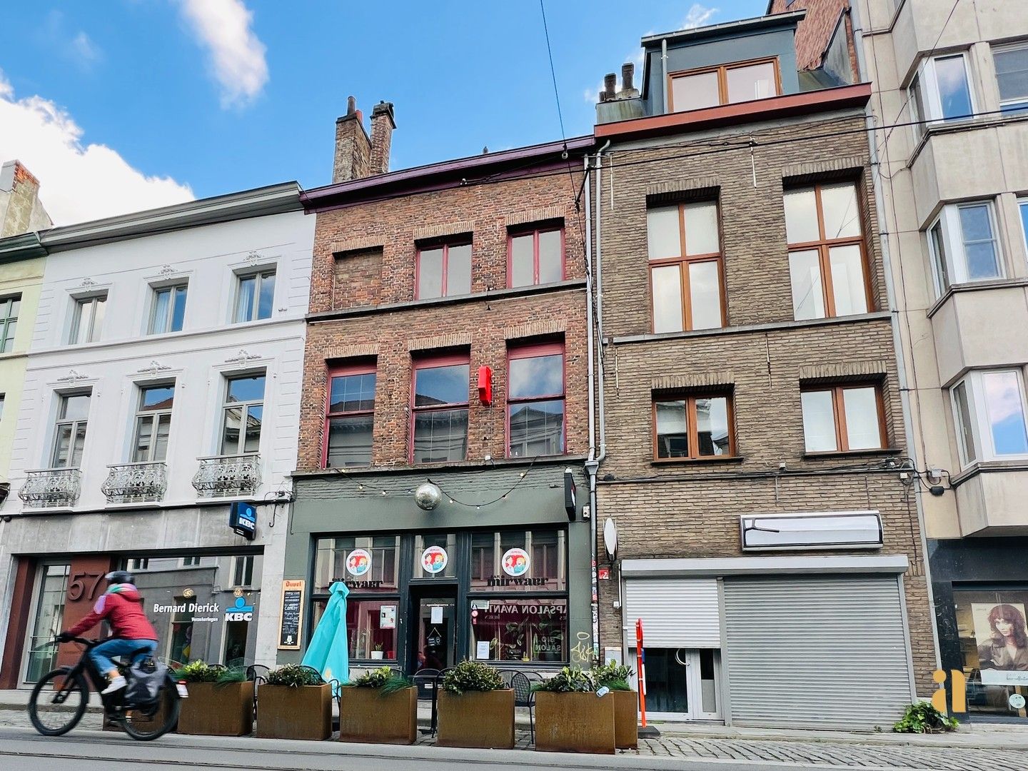 Grijp je kans: Iconisch horecapand te koop vlakbij het Gravensteen foto {{pictureIndex}}