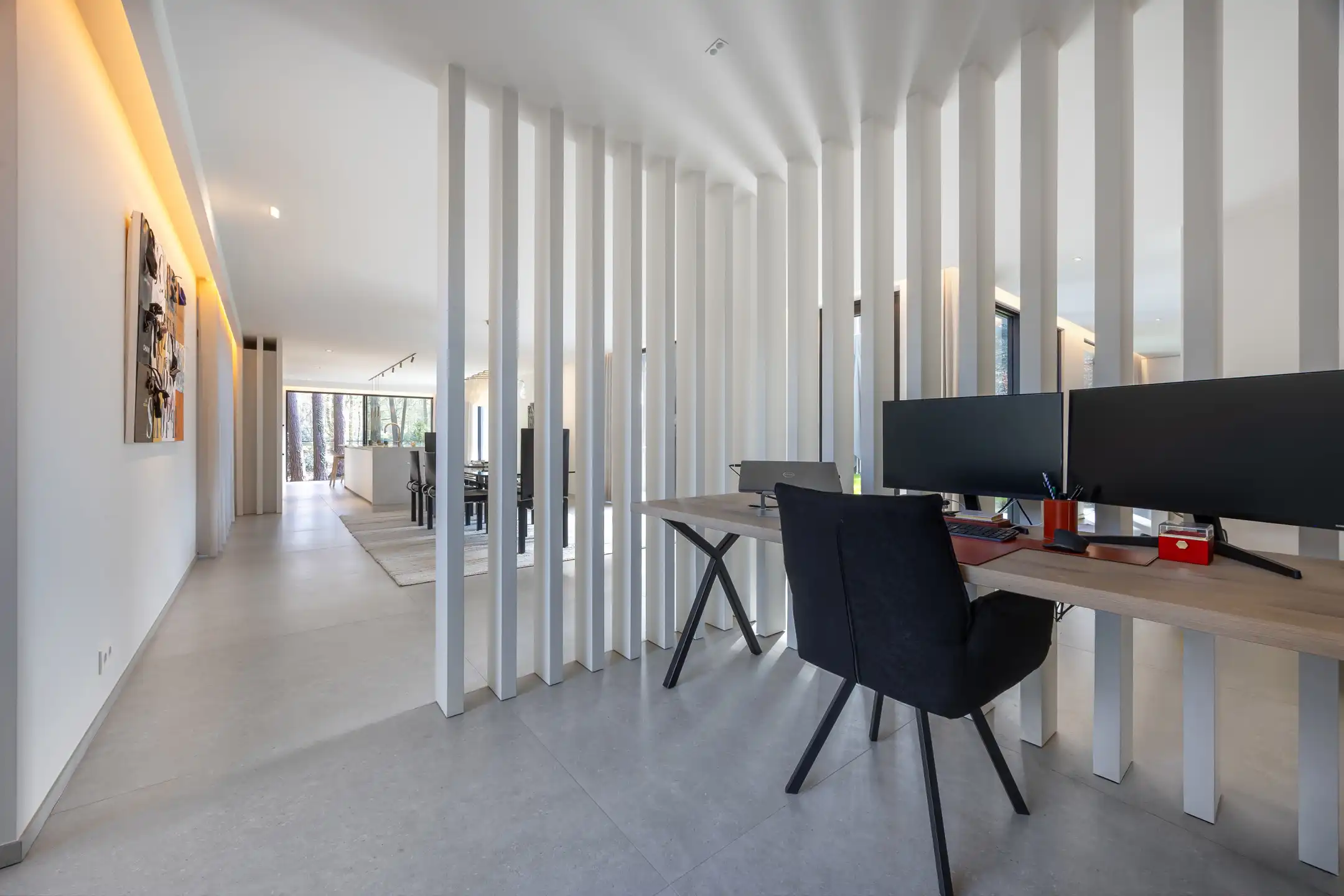 Exclusieve moderne villa met panoramisch zicht op groen foto 13