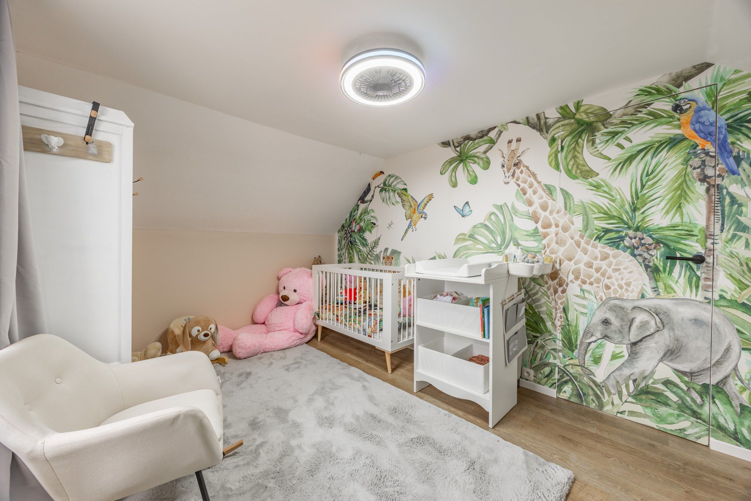 GERENOVEERDE RIJWONING MET TUIN foto 15