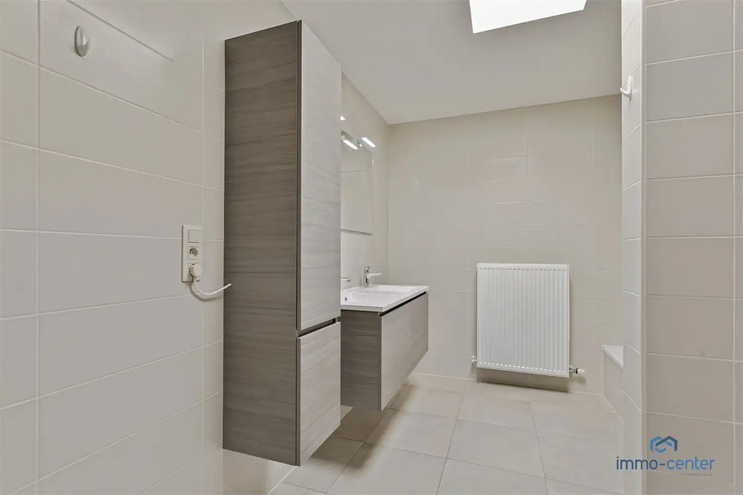 Modern twee-slaapkamer appartement te huur te Genk! foto 16