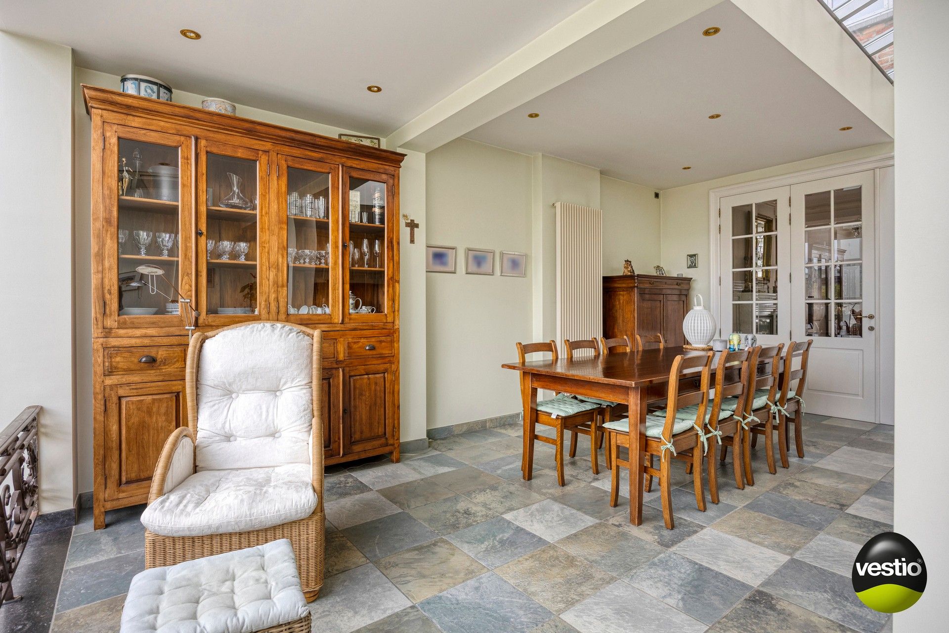 Instapklare herenwoning met garage en knappe stadstuin op topligging in Hasselt. foto 11
