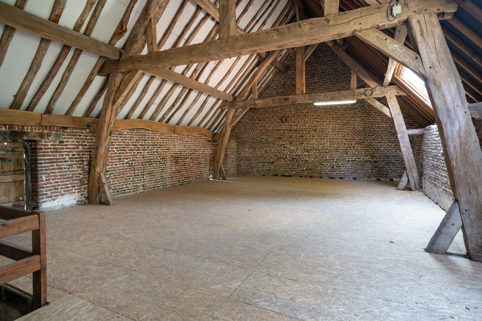  Magazijn deeluitmakende van vierkantshoeve Hof ter Poorten te Althoeselt, met een totale oppervlakte van 445 m² foto 6