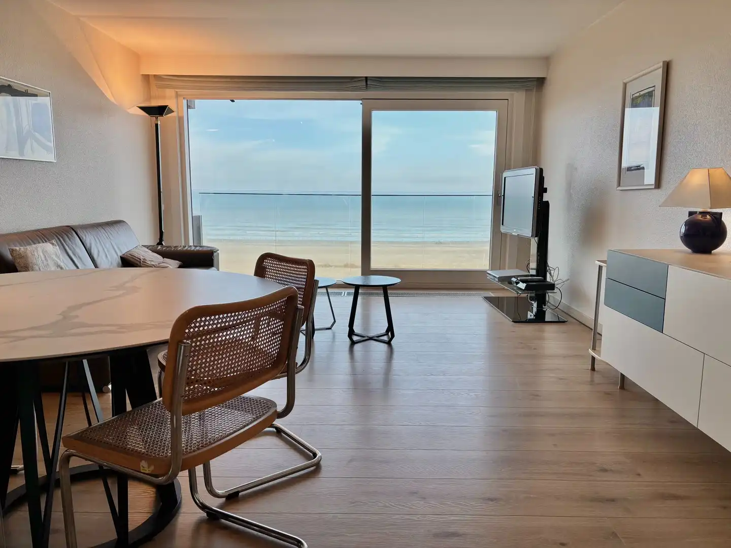 Verzorgd appartement op de zeedijk van Nieuwpoort-bad foto 6