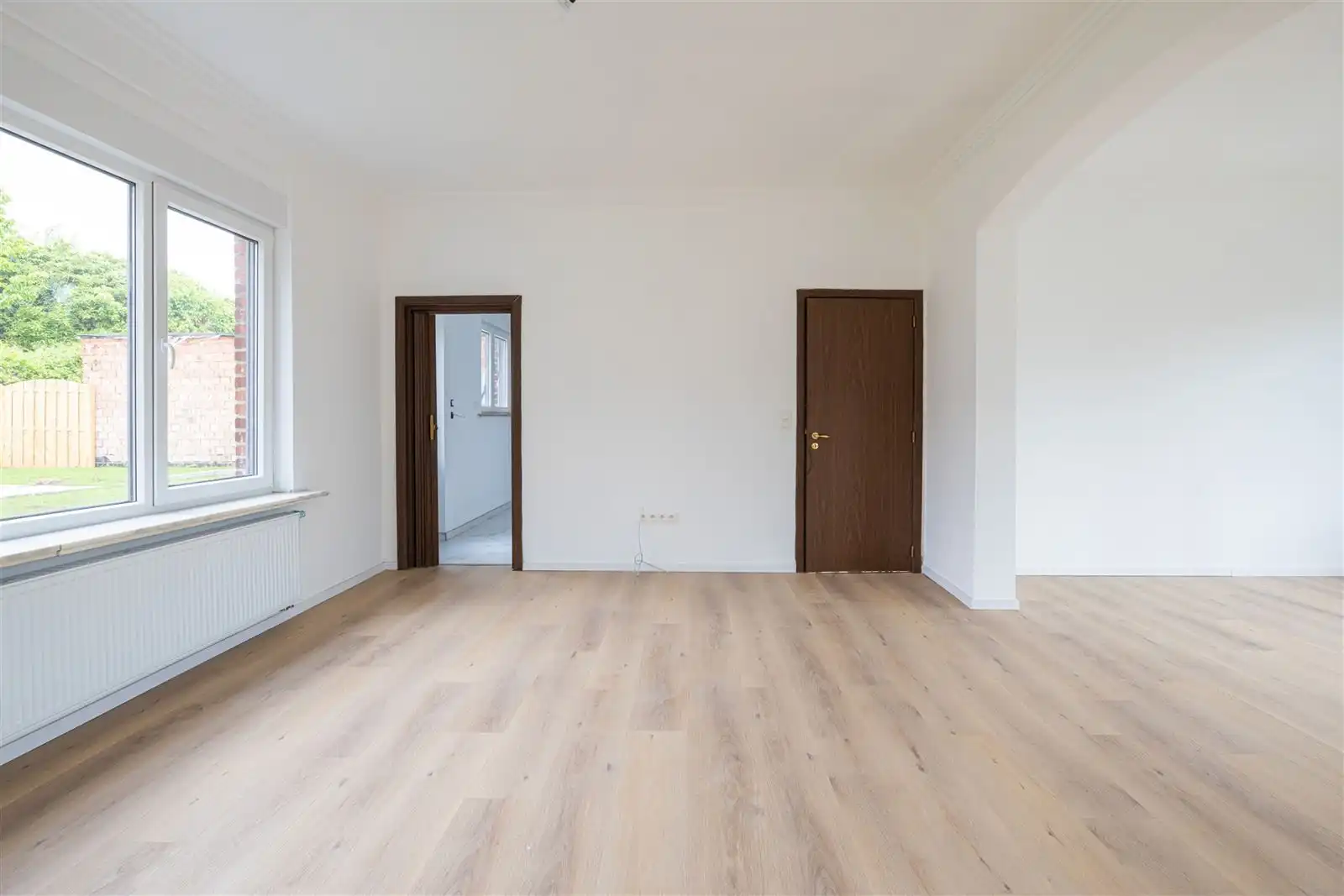Volledig vernieuwde villa met 3 slaapkamers, tuin en garage! foto 3