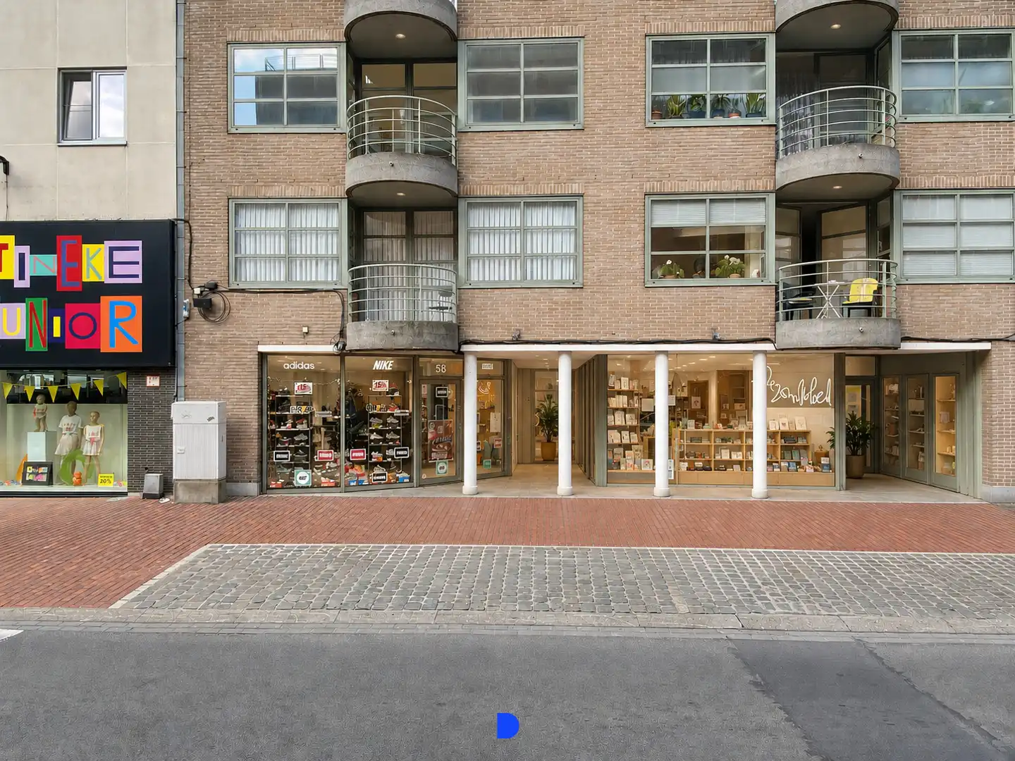 Handelspand in het centrum van Roeselare foto {{pictureIndex}}