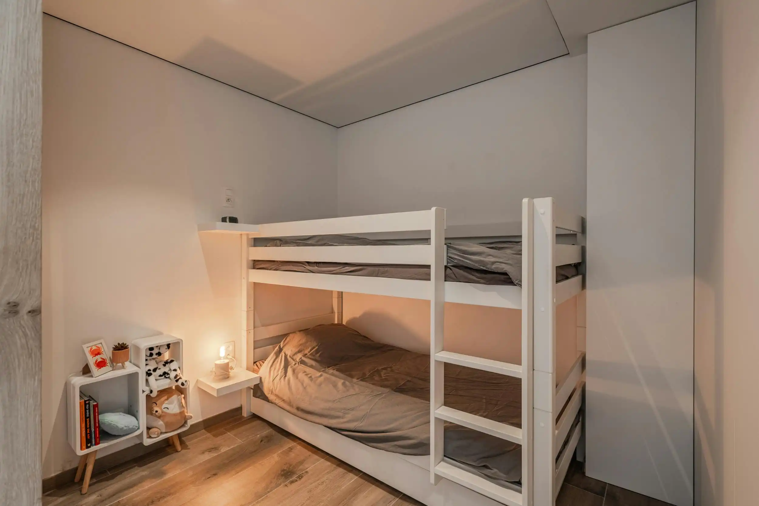 Lichtrijke gerenoveerde studio met zijdelings zeezicht! foto 15