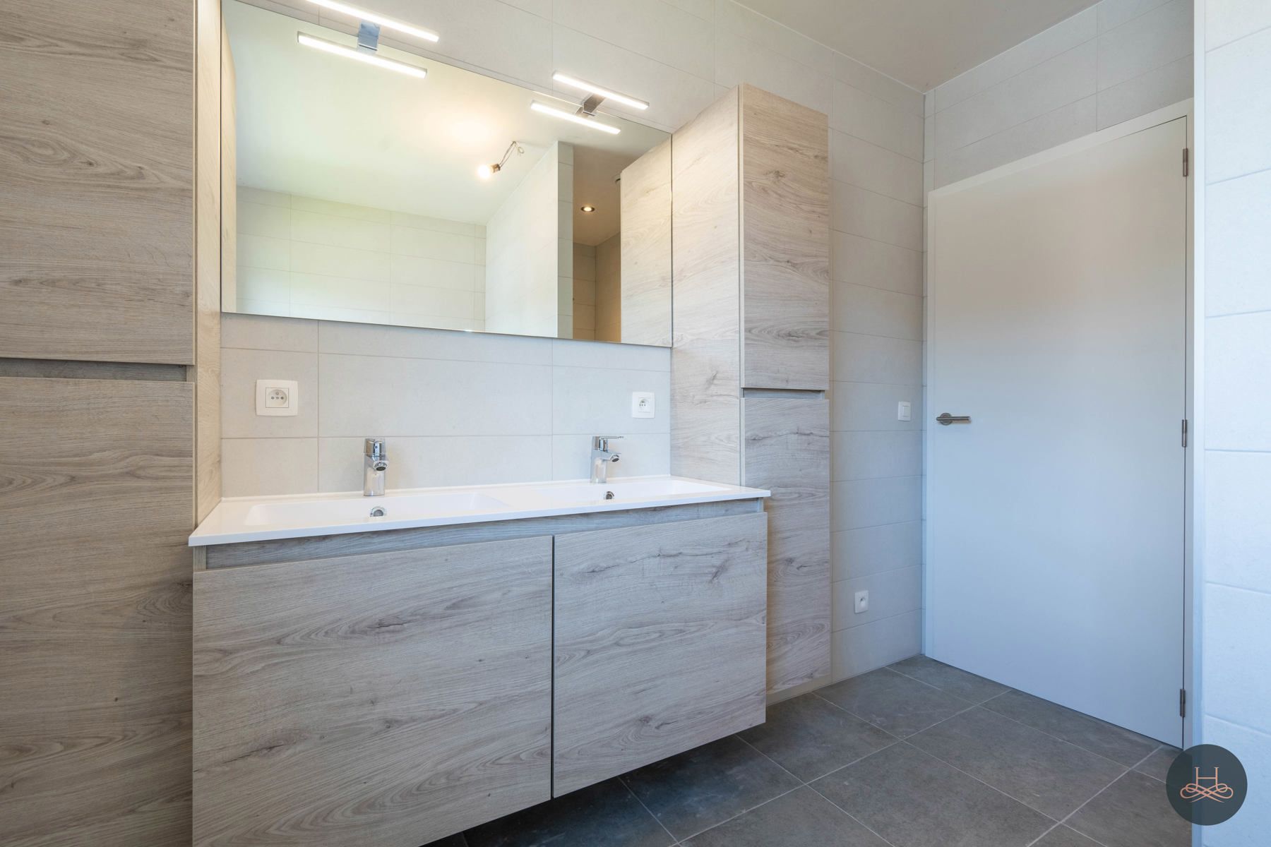 Gesloten BEN - woning met luxueuze afwerking op toplocatie foto 12