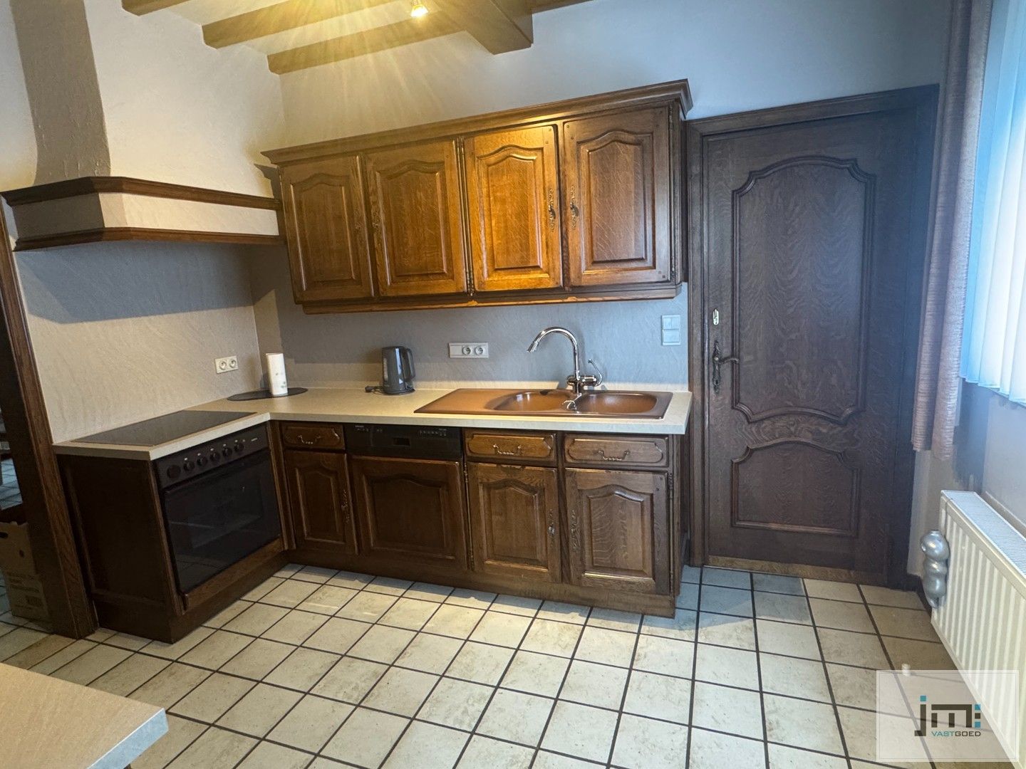 Ruime woning met 4 slaapkamers en dubbele garage foto 6