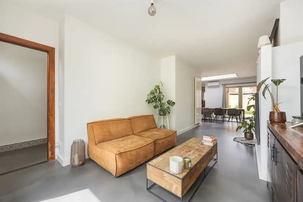 Instapklare woning met zonnige tuin dichtbij Rivierenhof foto 2