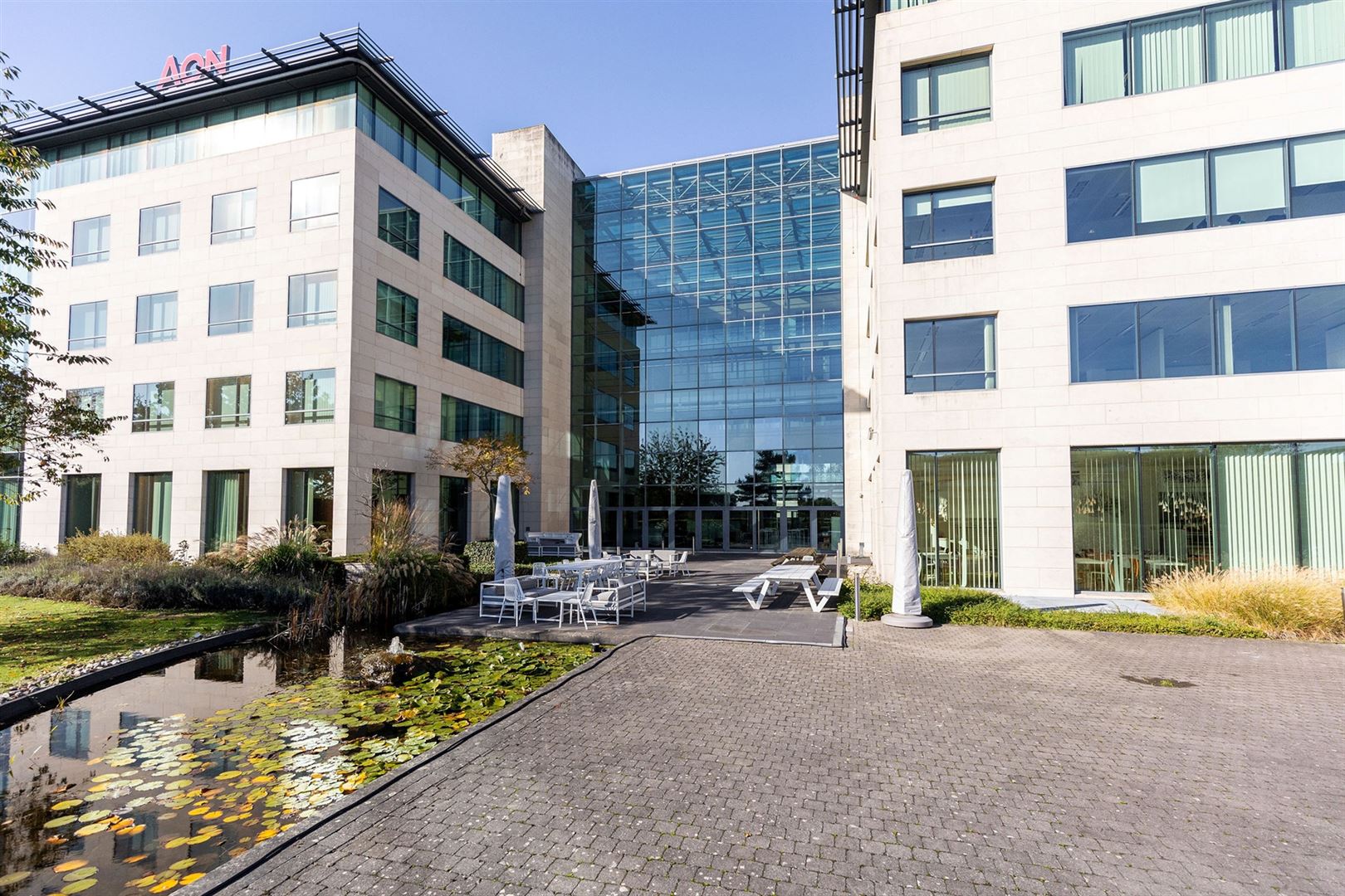 LIGHTHOUSE: vanaf 354 m² foto {{pictureIndex}}