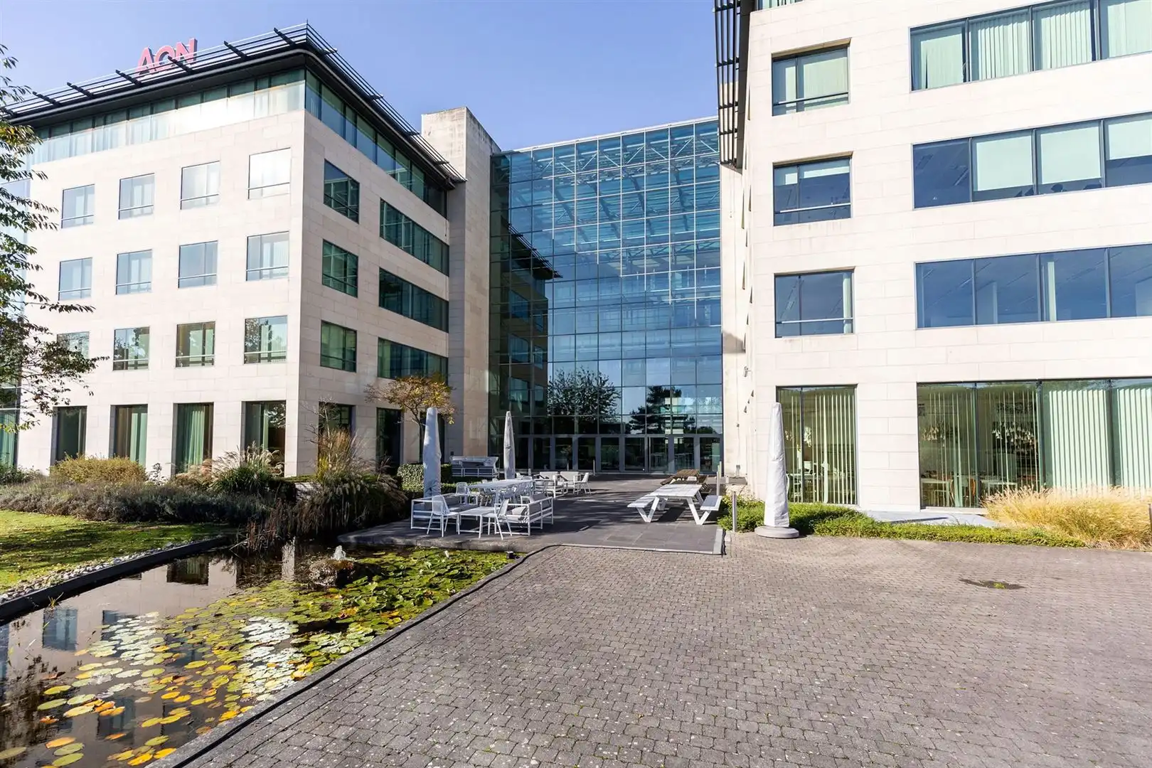 LIGHTHOUSE: vanaf 354 m² foto {{pictureIndex}}