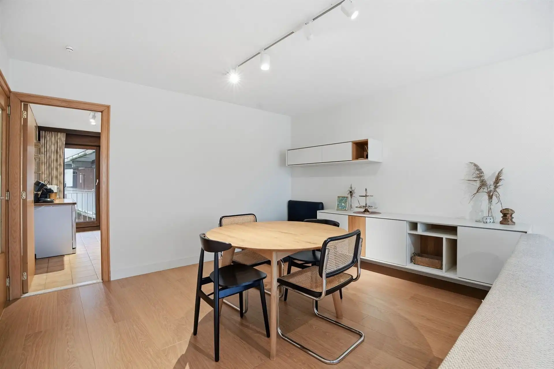 ZONNIG / INSTAPKLAAR  foto 8