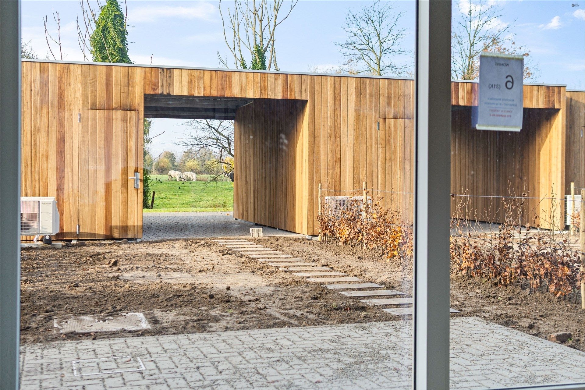 Zeer kwalitatieve woning met aanpalende carport foto 4