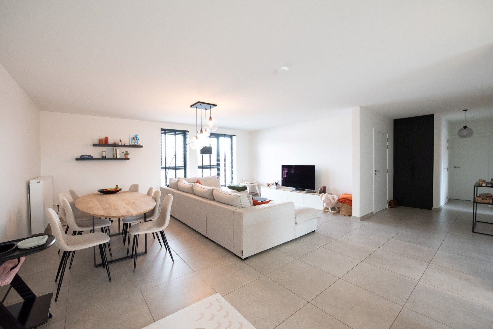 Topper! Ruim 3 gevel-appartement van 118 m² met ruim terras van 21,5 m² en parkeerplaats te Sint-Eloois-Vijve foto 6