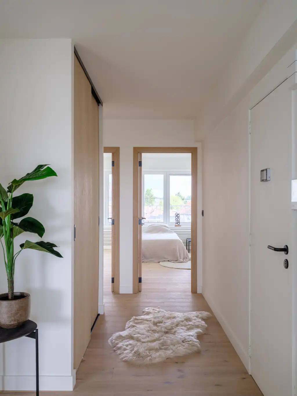 Ruim en lichtrijk 3 slpk appartement met terras nabij het station Gent-Sint-Pieters foto 8