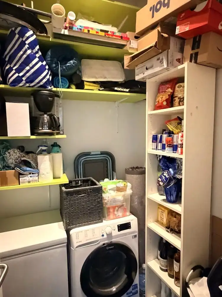 Centraal gelegen bemeubeld appartement MET autostaanplaats foto 11