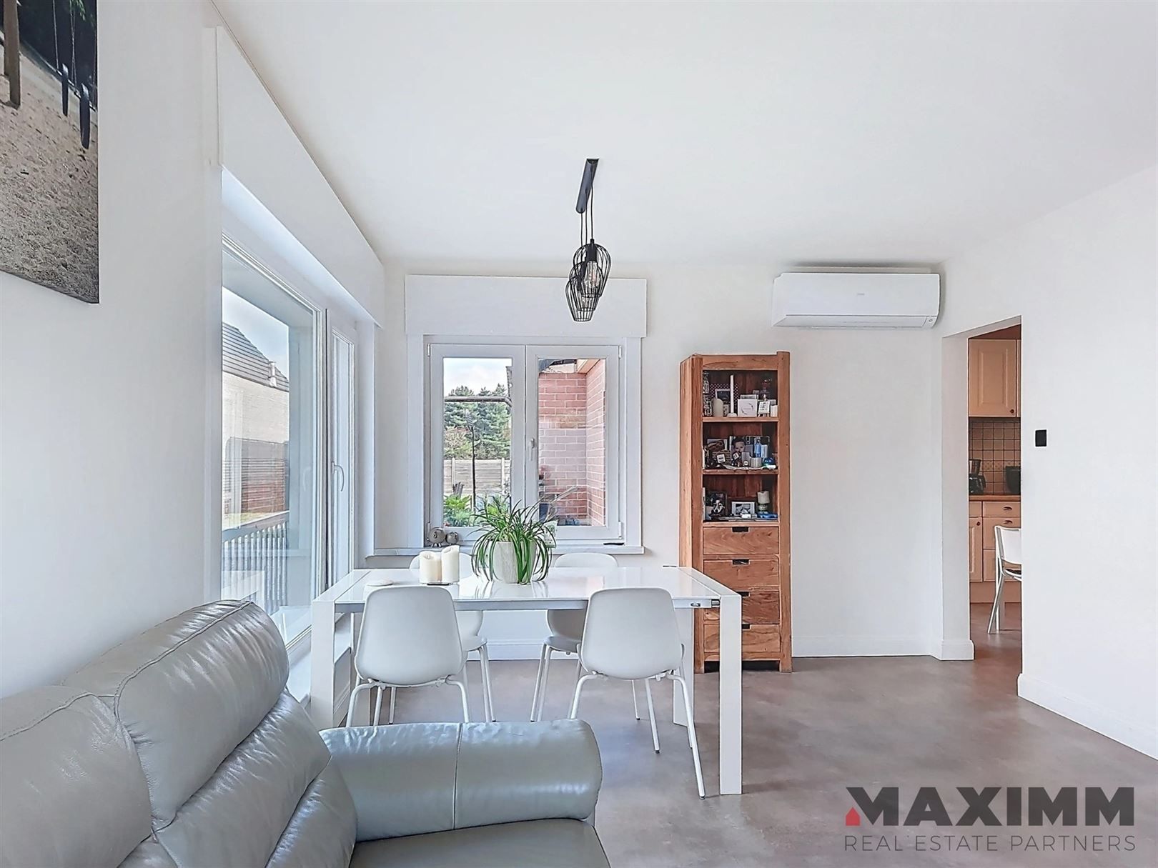 Instapklare gezinswoning, half open bebouwing, garage, 3 slaapkamers en mooie tuin. Bovendien EPC label A foto 2