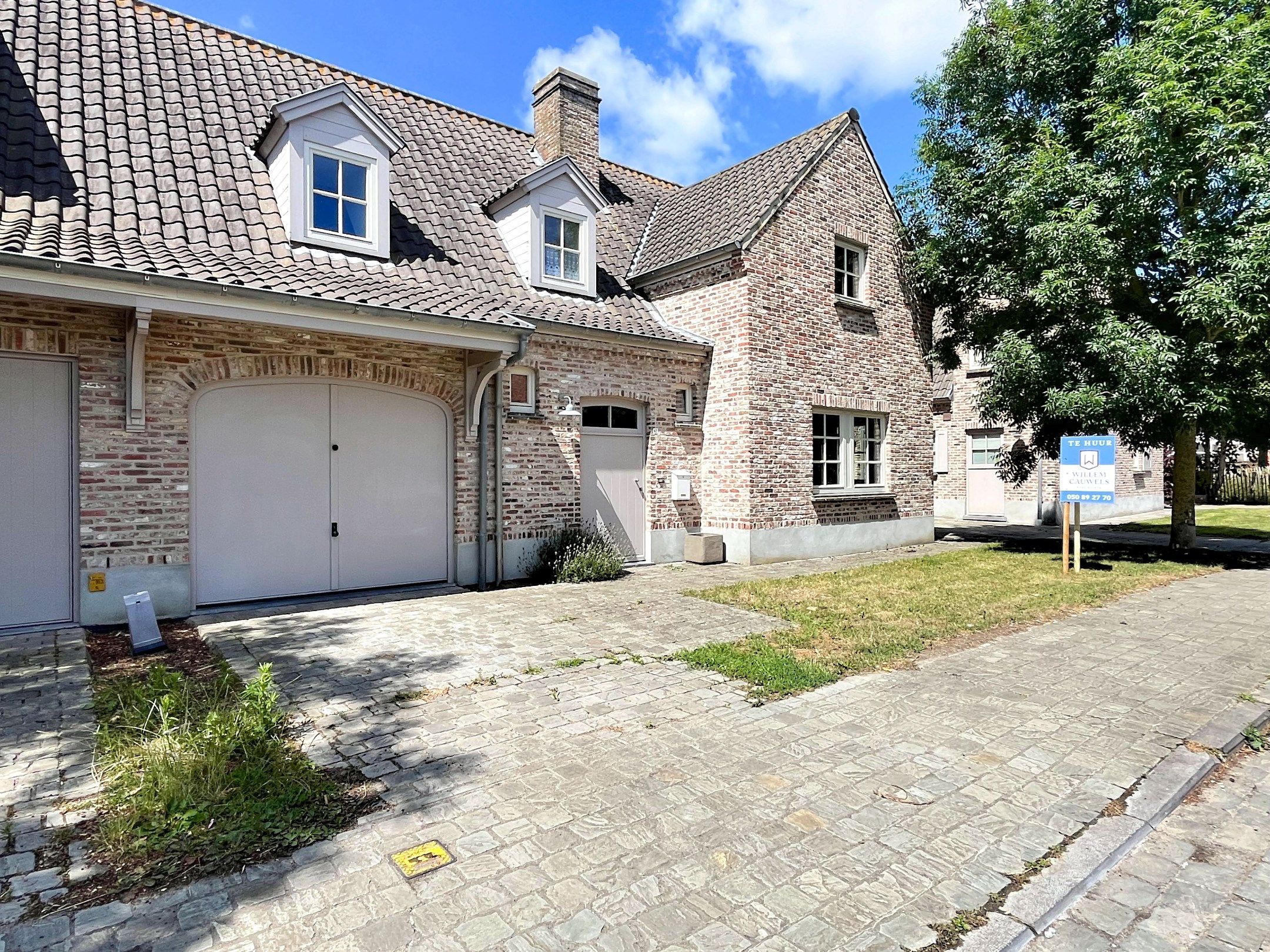 Recente koppelvilla gelegen in het mooie Ramskapelle  foto {{pictureIndex}}