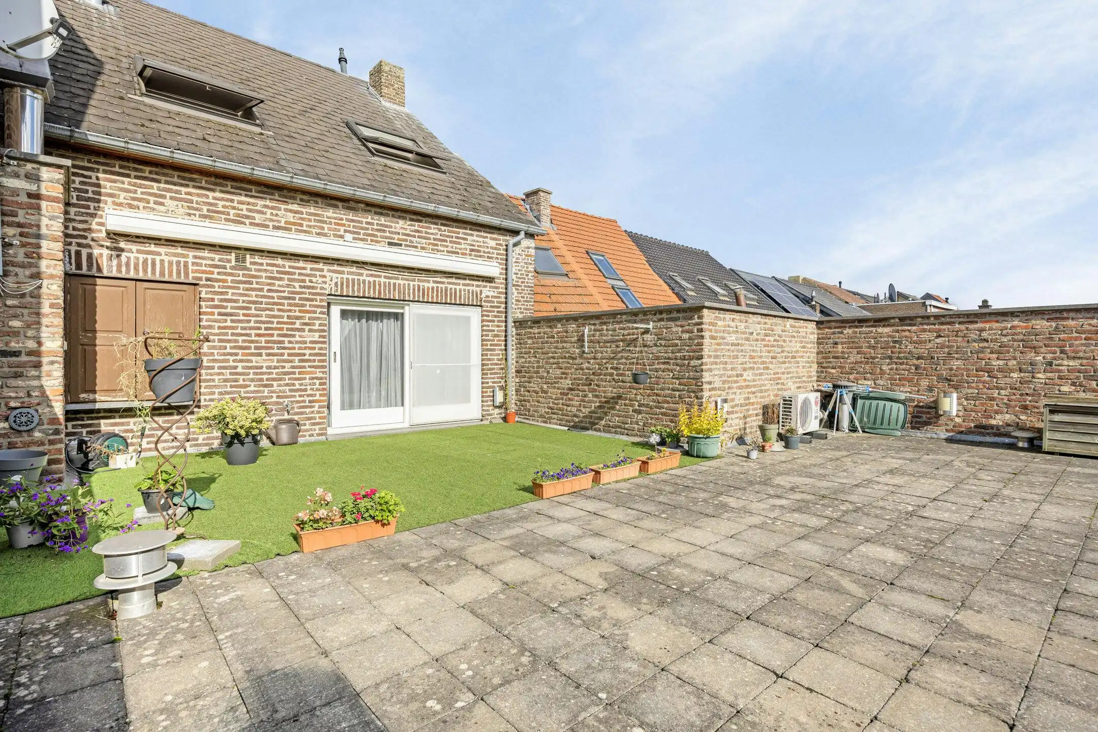 Uniek stadspand met dakterras in centrum Maaseik foto 17