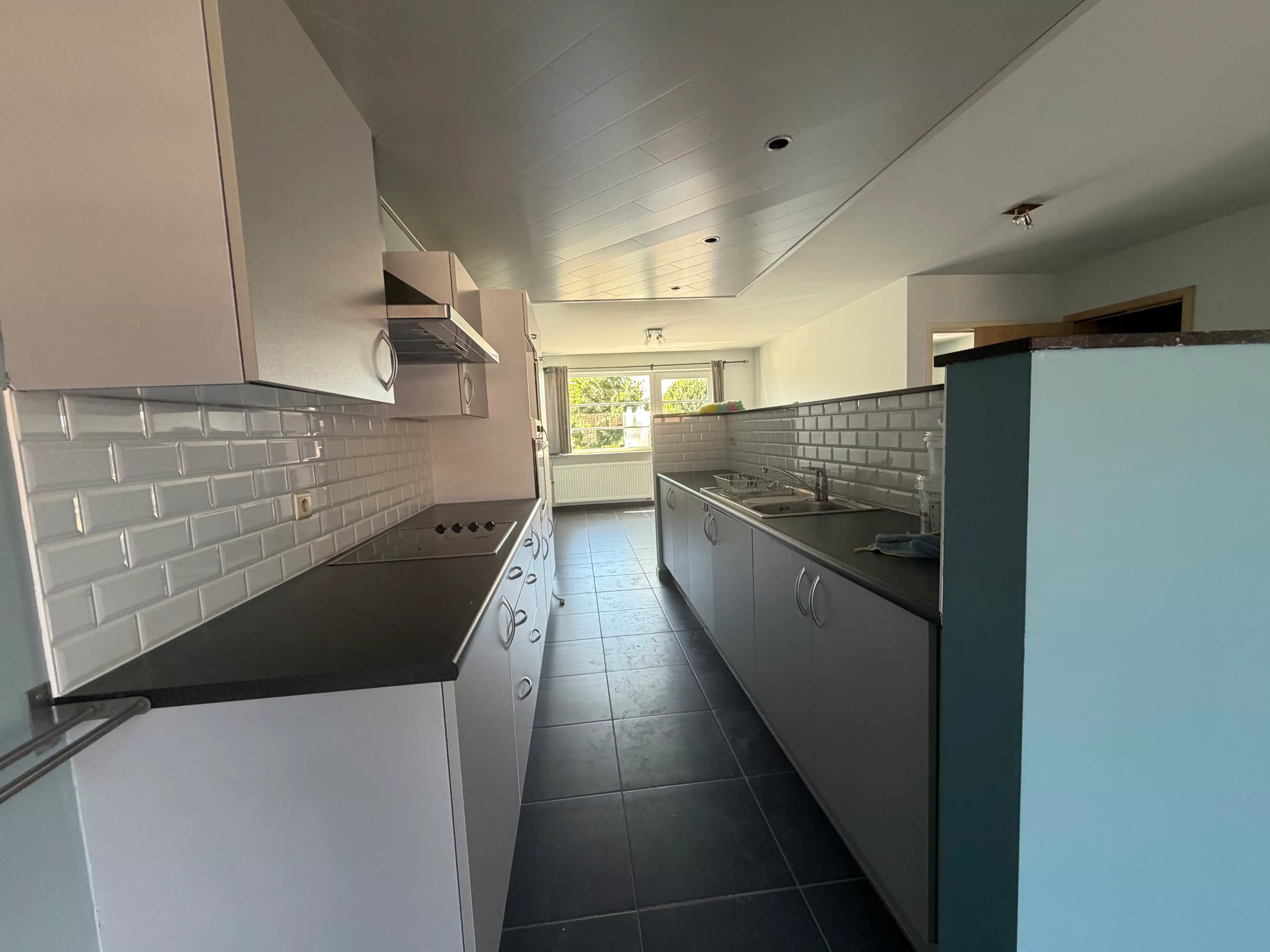 Instapklaar appartement met ruim terras te huur foto 5