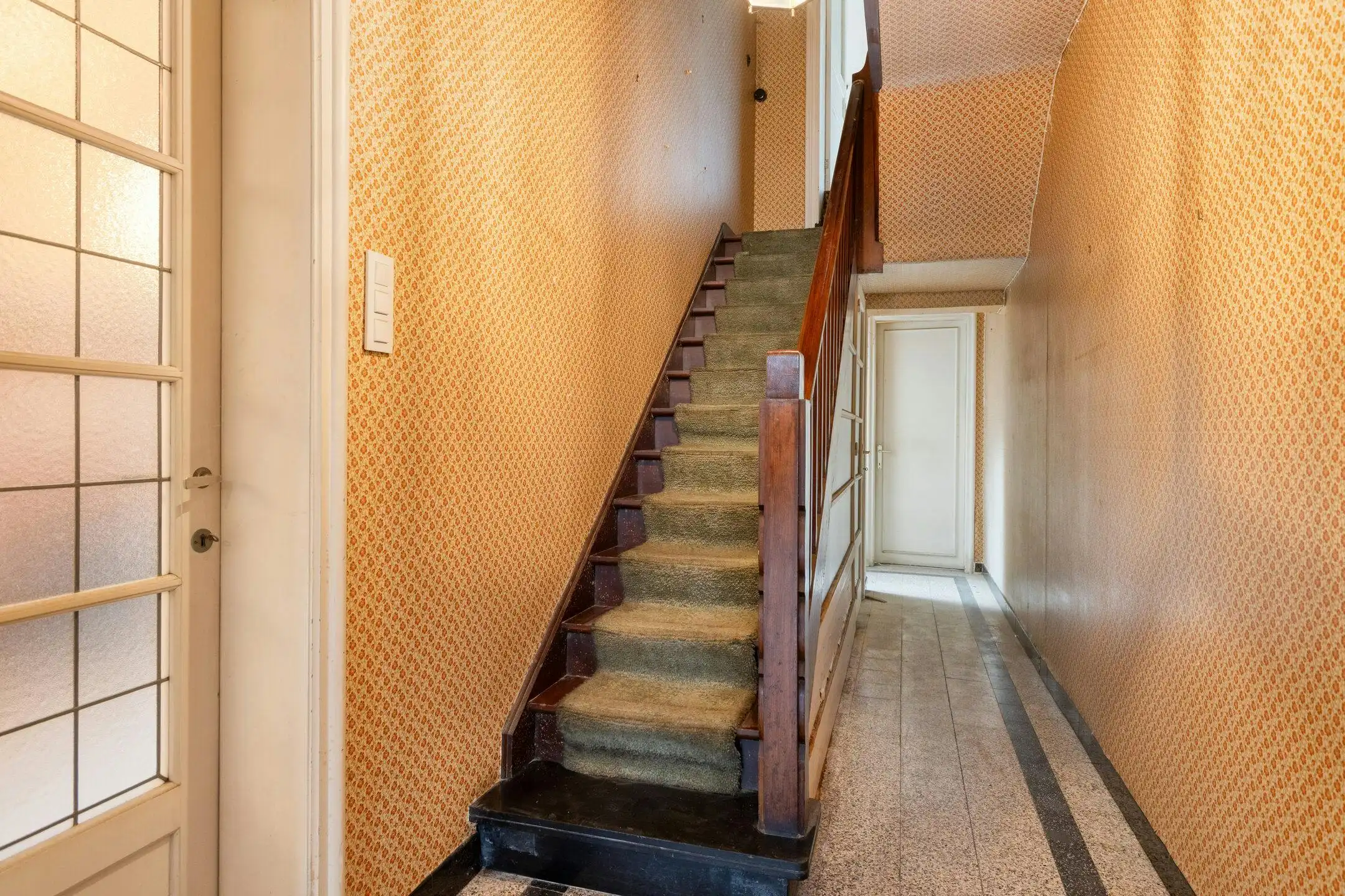 Authentieke stadswoning met renovatiepotentieel foto 3