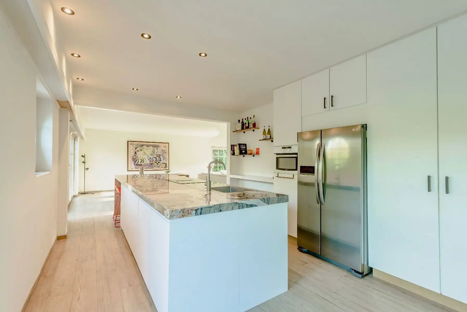 Praktisch gelegen, perfect onderhouden villa met zwembad foto 11