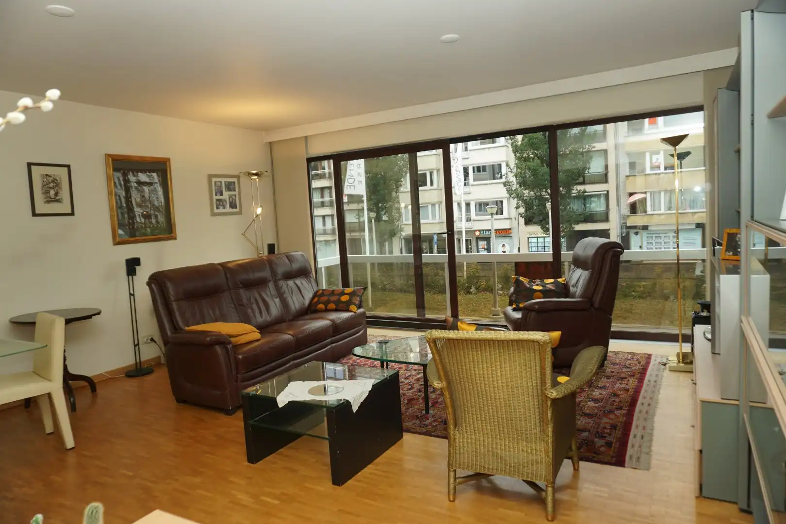 RUIM APPARTEMENT MET ZONNIGE TERRASSEN OP TOPLIGGING foto 4