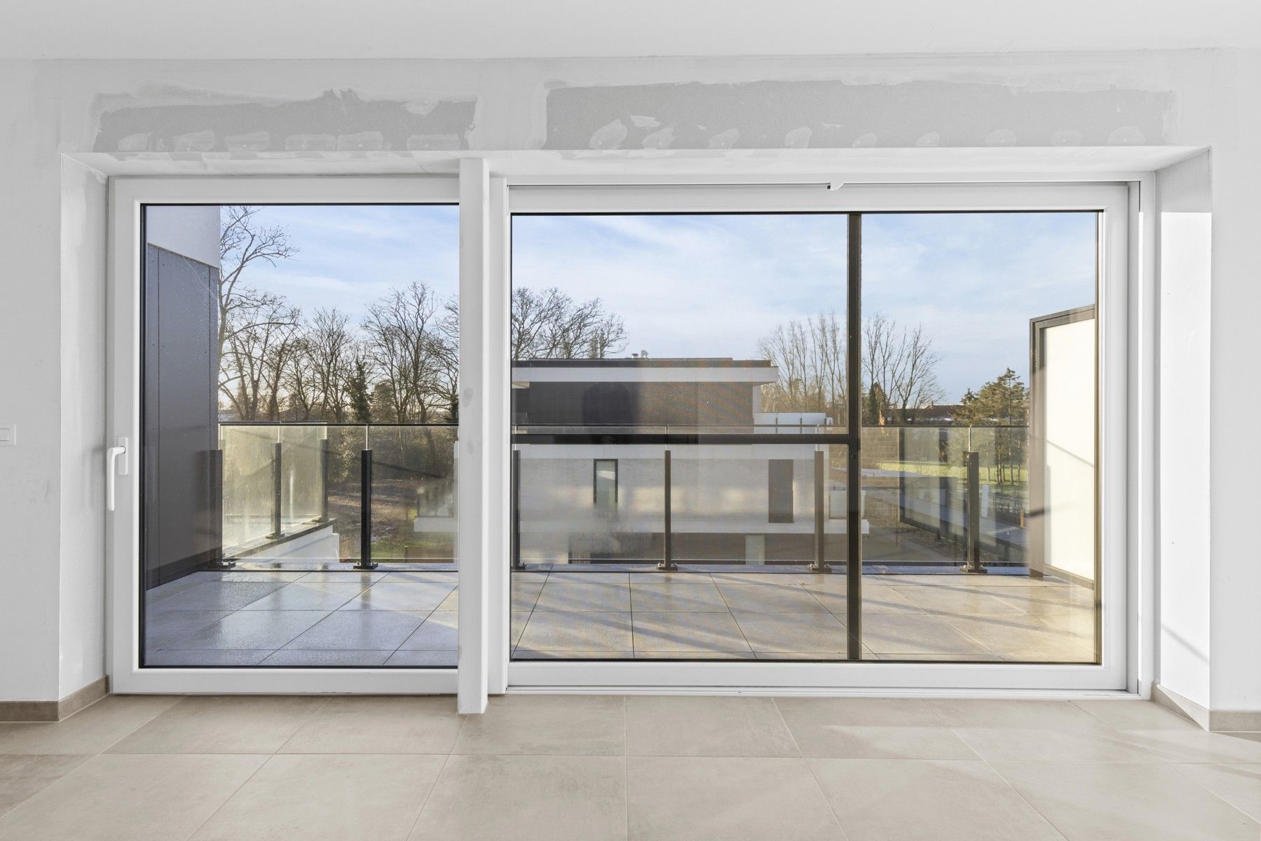 Nieuwbouwappartement in Knesselaere met een zonnig terras! foto 5