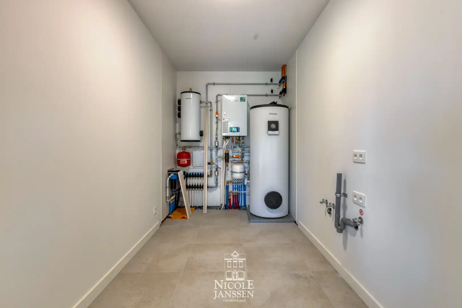 Nieuwbouwwoning van 216m² foto 16