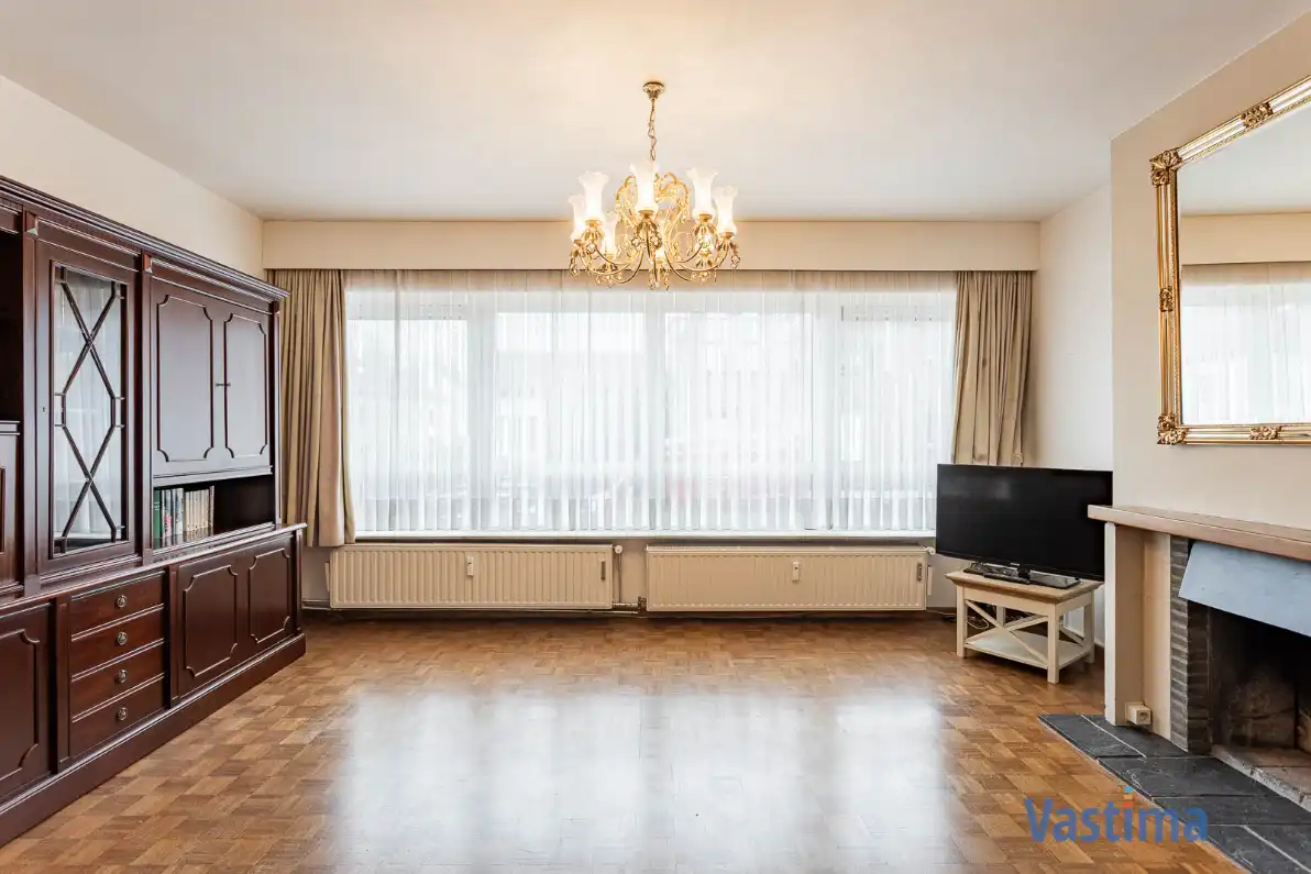 Gelijkvloers appartement met 2 slaapkamers, ruim terras en staanplaats foto 3