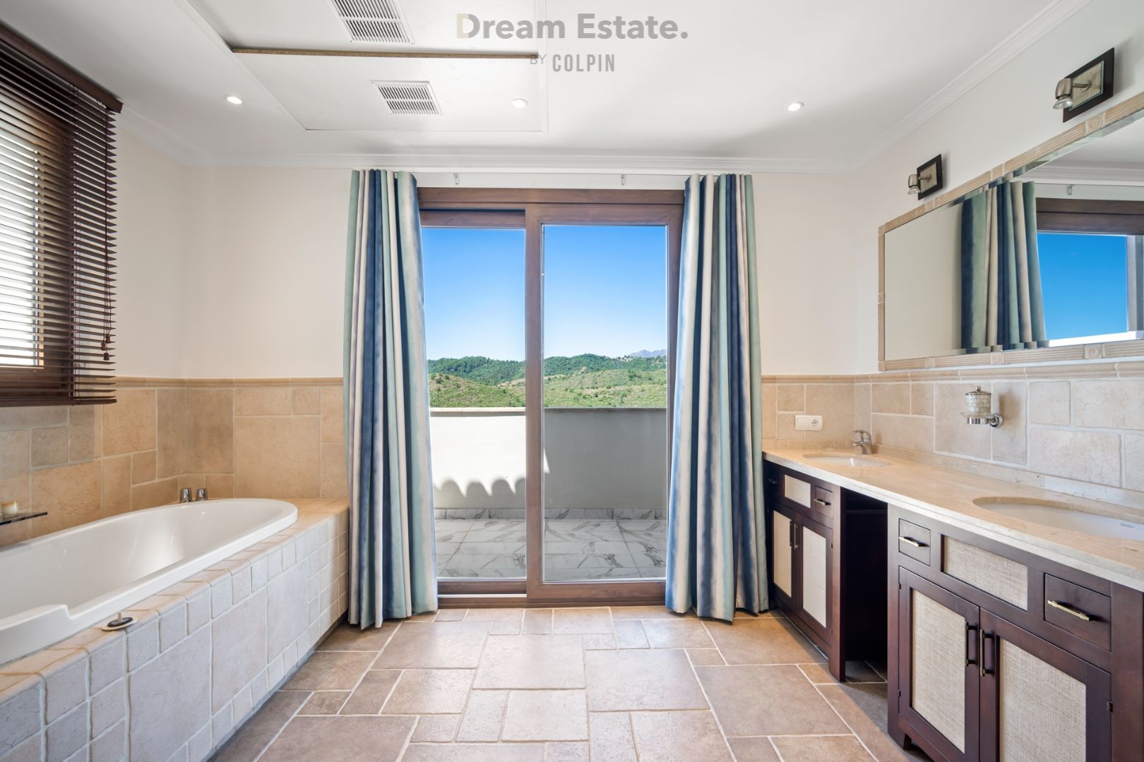 Rustig gelegen Andalusische villa te Monte Mayor met fantastische zichten.  foto 16