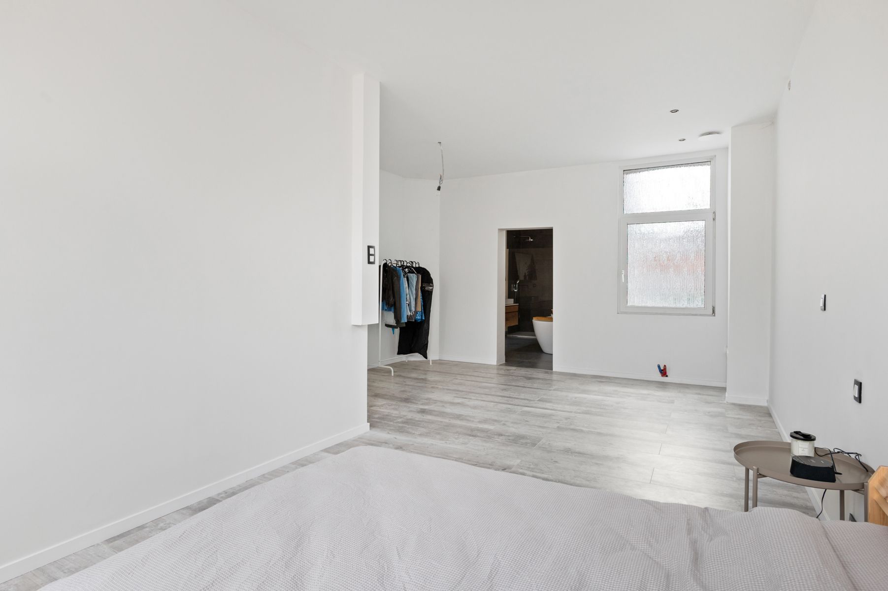 Luxe gerenoveerde woning met 4 slpk en garage foto 10