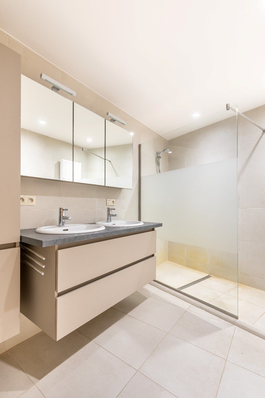 Ruim 2-slaapkamer appartement te Kessel-Lo foto 9