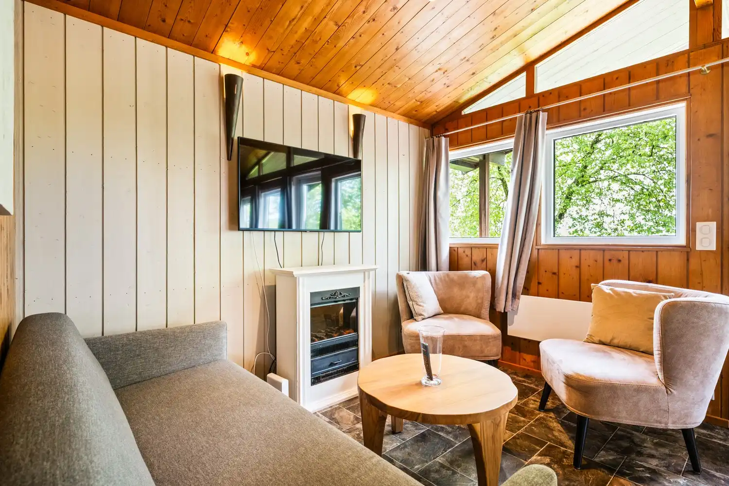 Chalet met 2 slpkrs te Hastière foto 5
