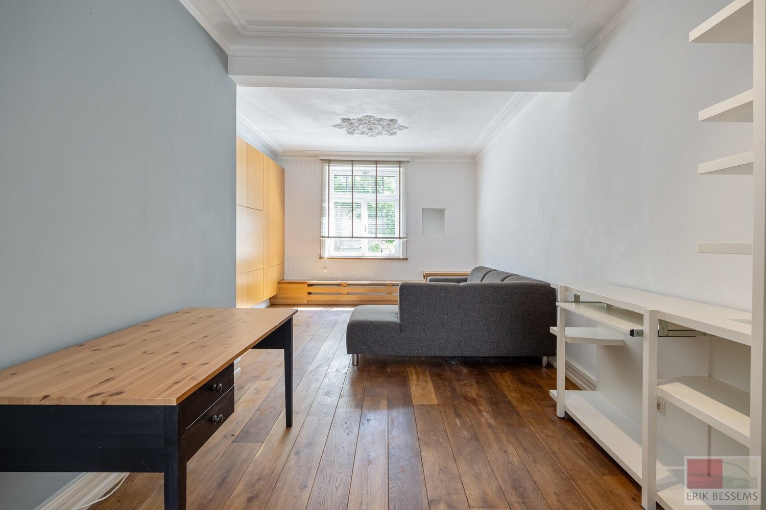 Licht op te frissen woning met drie slaapkamers, gelegen in een gezellige woonomgeving. foto 10