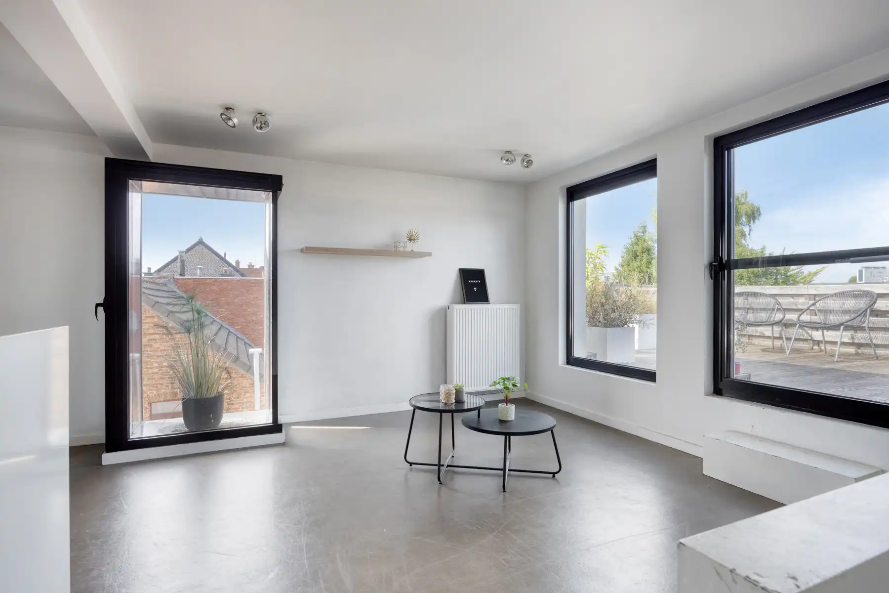 Lichtrijk instapklaar 1-slk appartement met ruim terras! foto 4