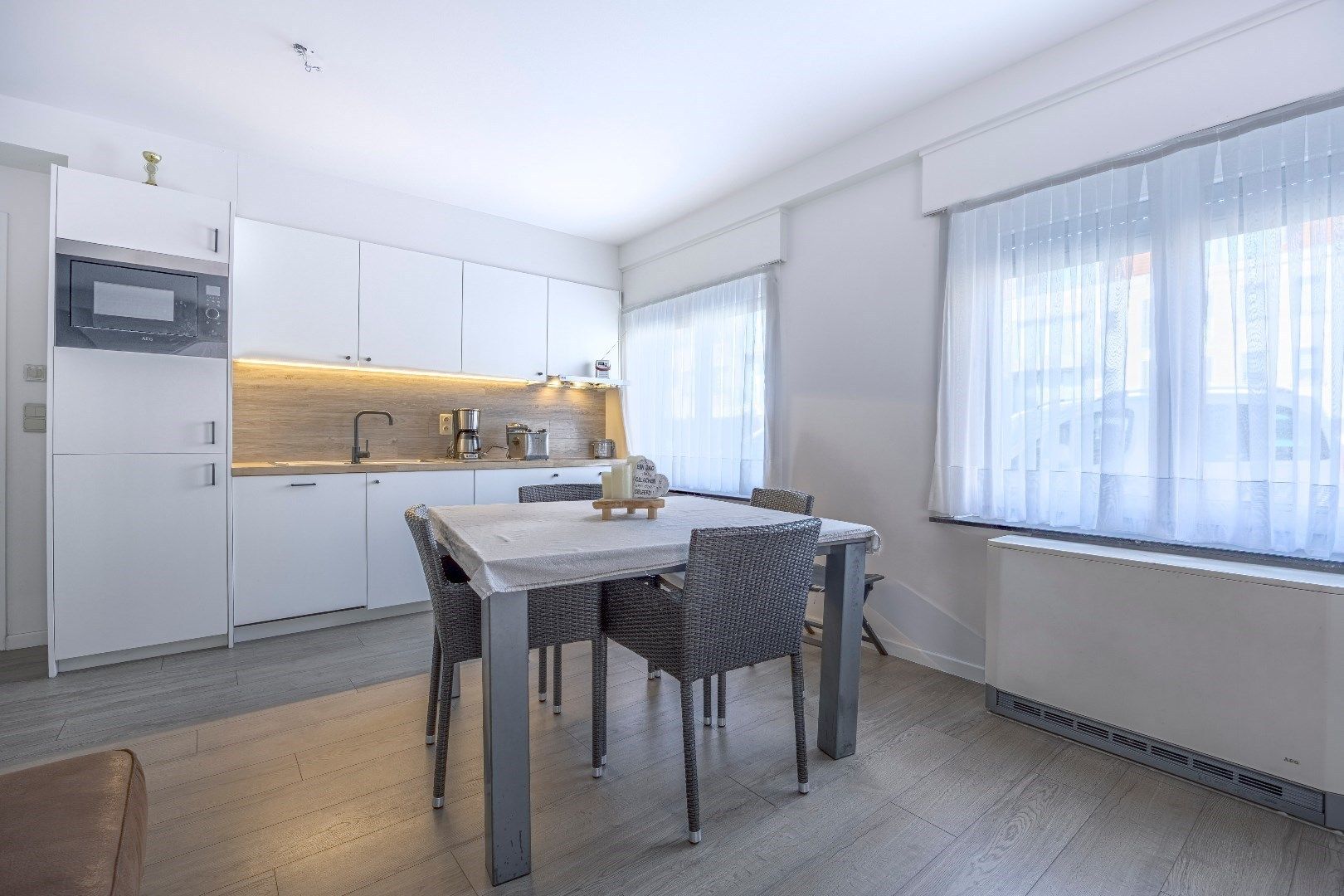 Instapklaar tweeslaapkamerappartement vlakbij de zeedijk. foto 4