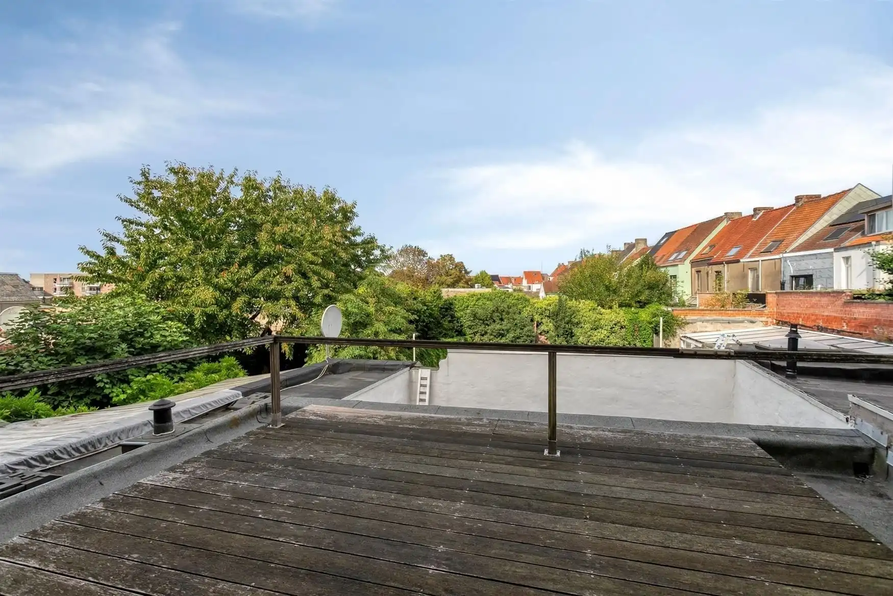 Stadswoning met terras en ruime koer foto 9