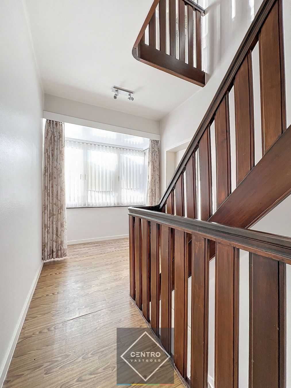 Statige burgerwoning (7 slpks !) met LOODS van 320m² TE KOOP in centrum van Roeselare. foto 13