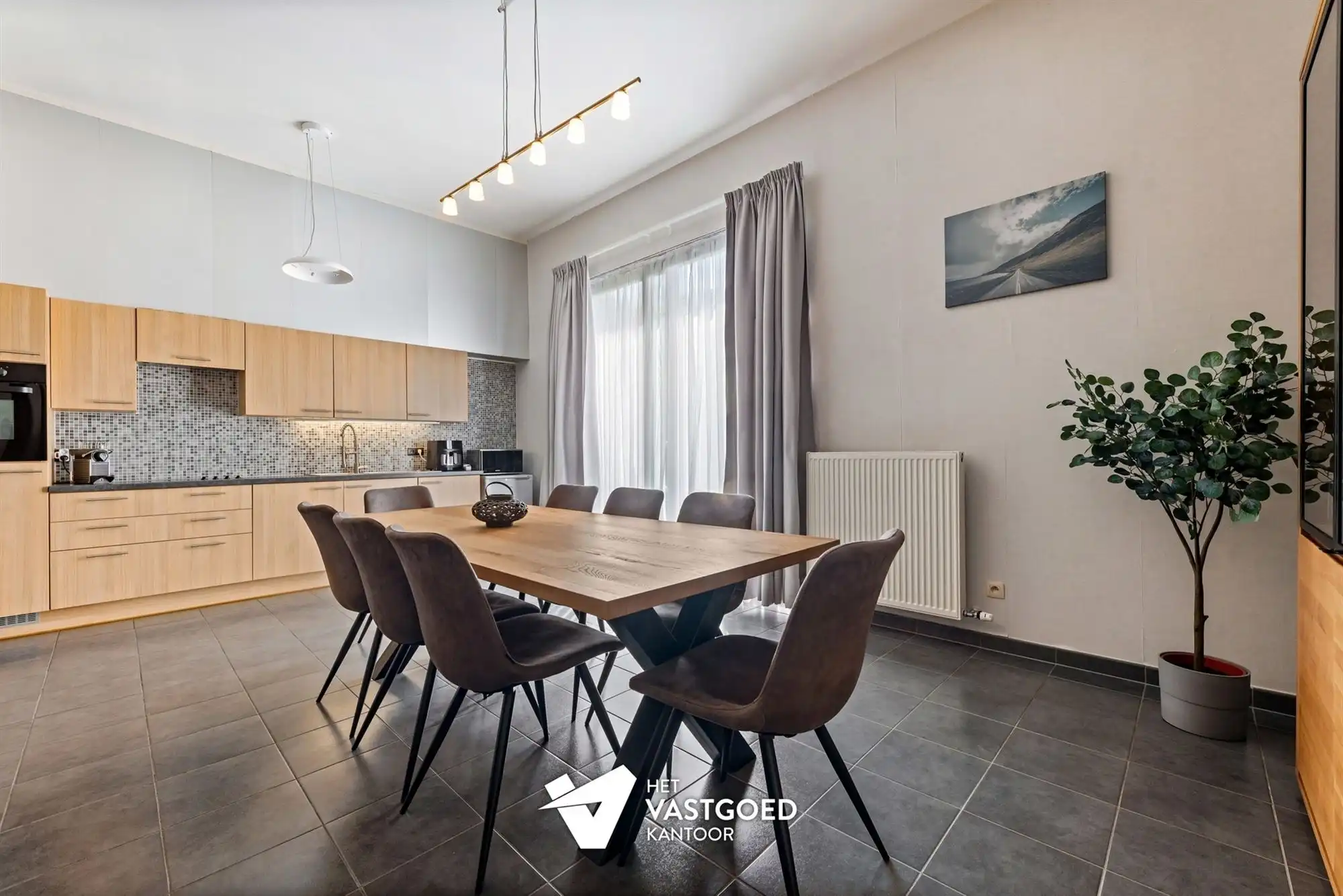 PRACHTIG GELEGEN GELIJKVLOERS APPARTEMENT MET 1 SLAAPKAMER EN ZEER RUIM TERRAS AAN DE KEMPISCHE KAAI TE HASSELT foto 14