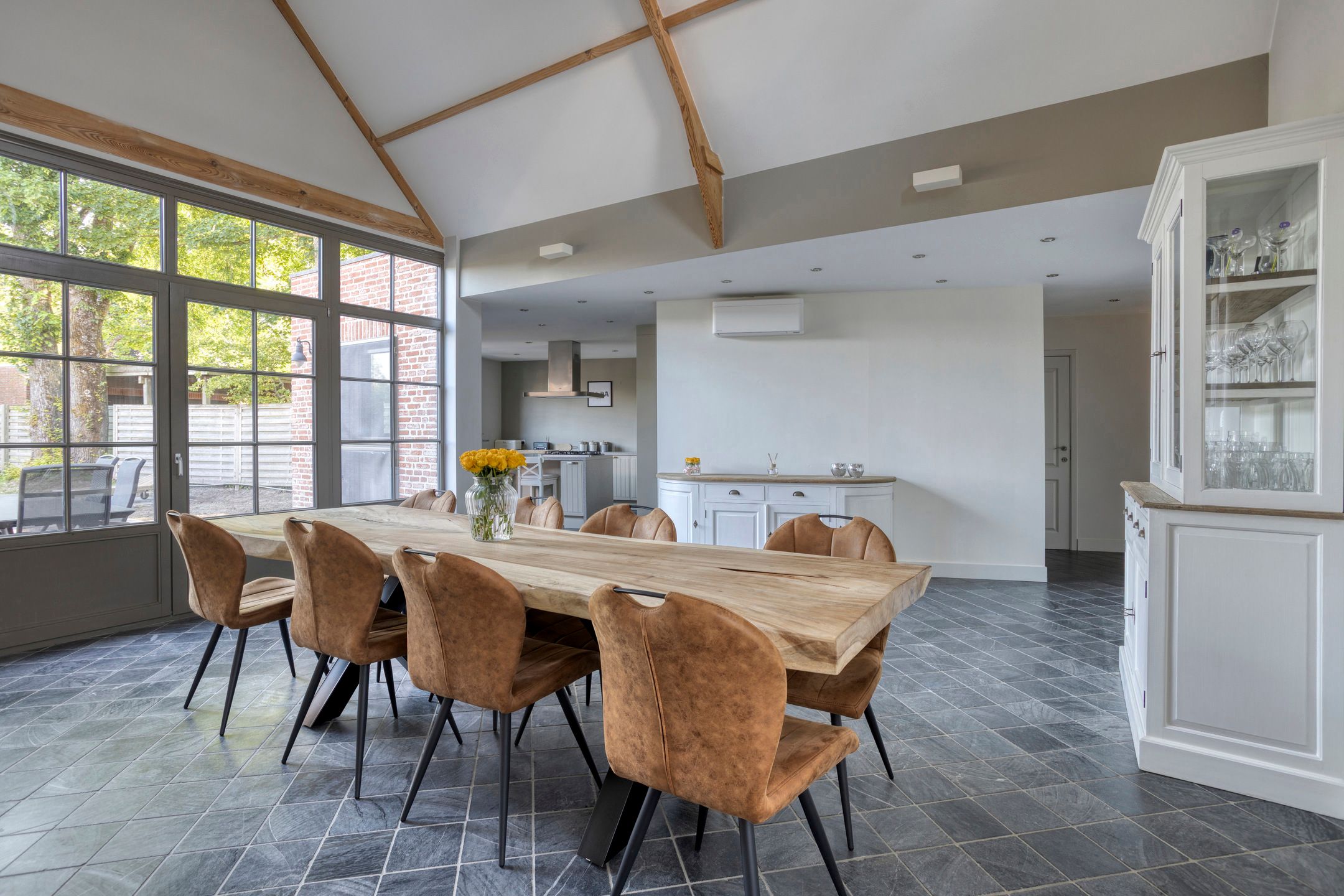 Kwalitatief gerenoveerde woning foto 12