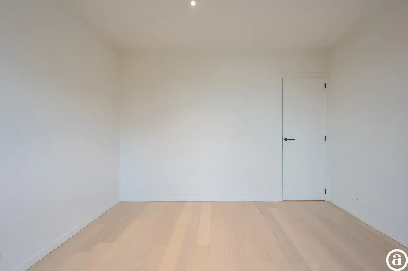 Alleenstaande moderne villa gelegen in een rustige residentiële omgeving te Knokke.  foto 20