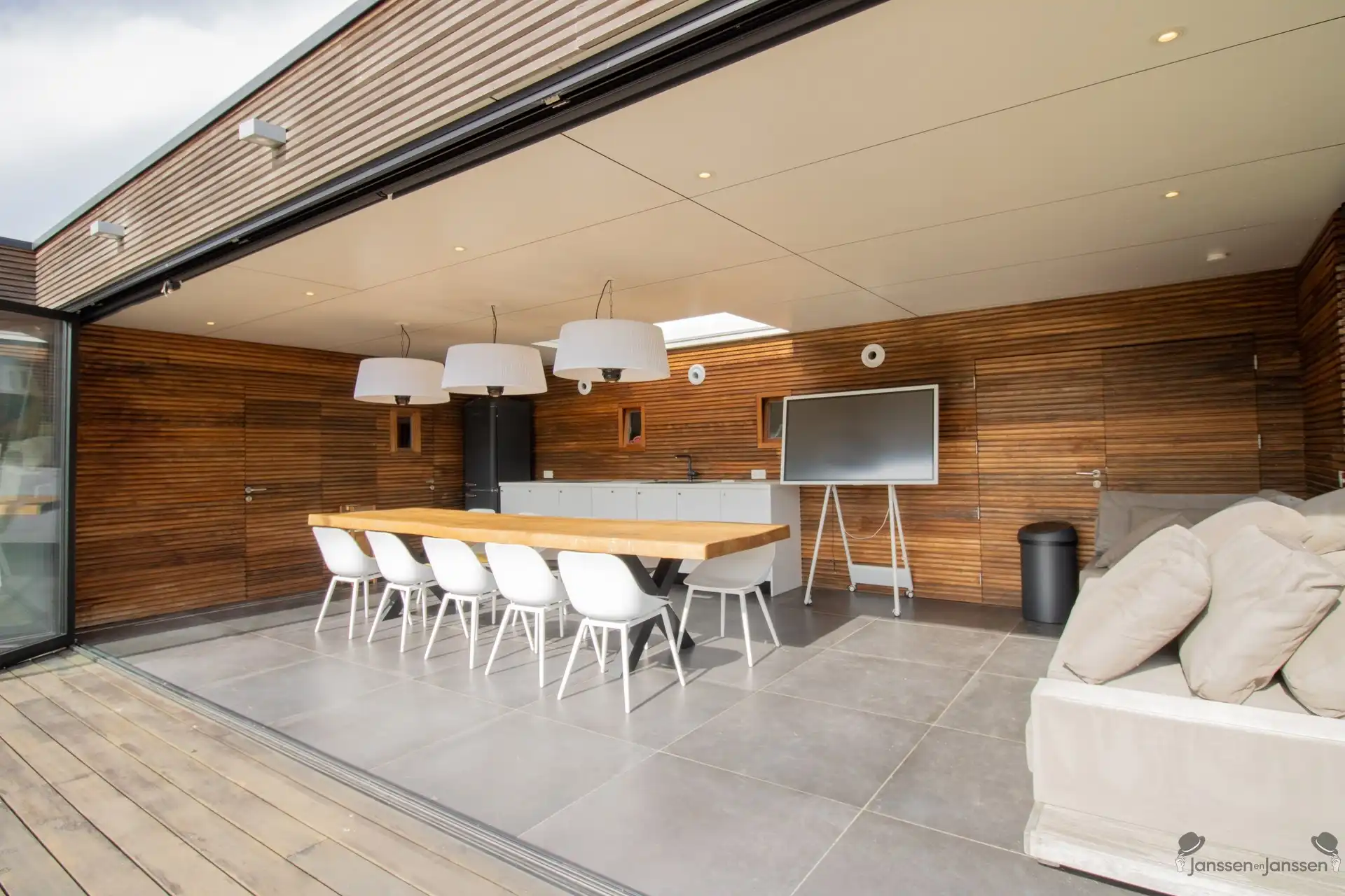 Ruime villa met 5 slaapkamers, 2 badkamers, buitenzwembad en poolhouse op 1.020 m² foto 22