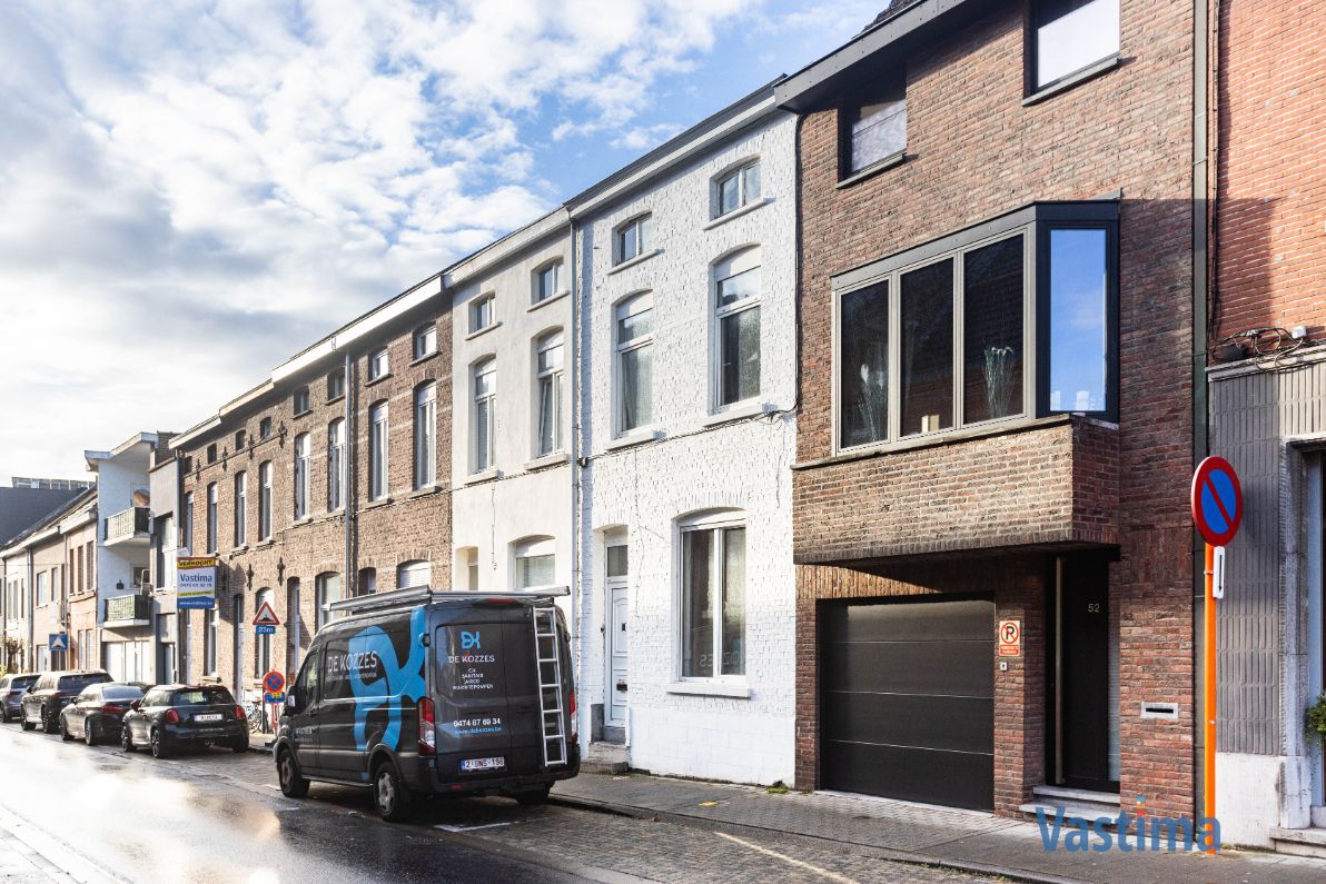 Gezinswoning met tuin op in centrum Aalst foto {{pictureIndex}}