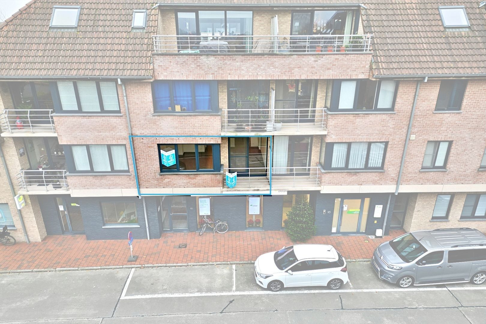 Lichtervelde - Appartement met 2 slpks, 2 terrassen en garage foto {{pictureIndex}}